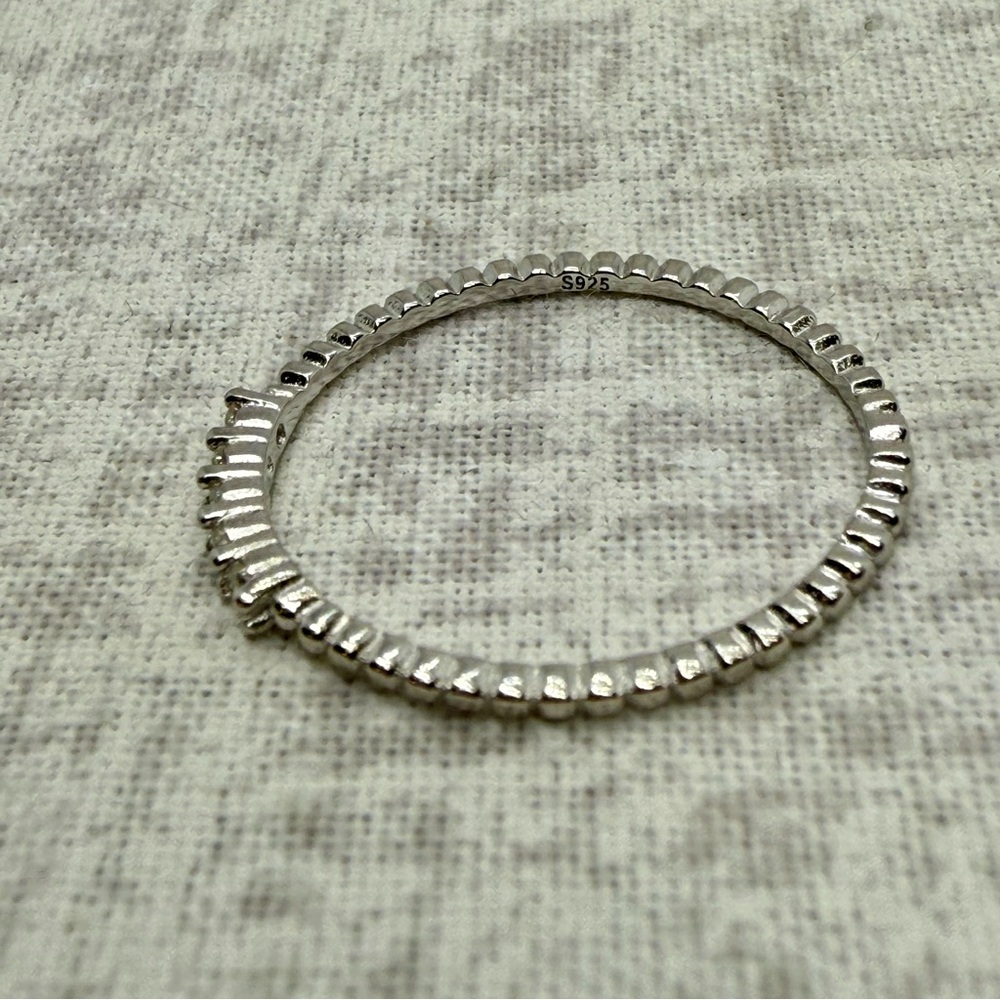 NWT Sterling Silver & 5 Moissanite Stones Stacking Ring - Picture 4 of 6